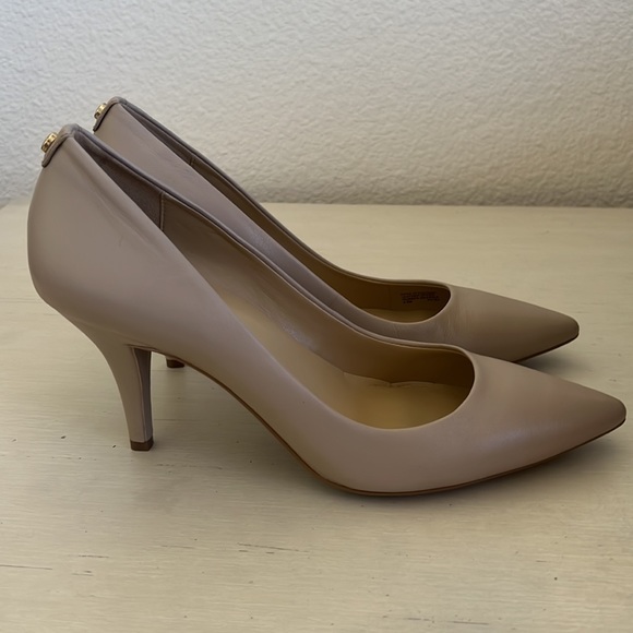 Michael Kors tan leather pump - Picture 5 of 6